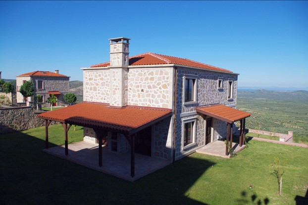 . Turizm Tesisi tarzı Taş Ev evimiz Balıkesir, 'de inşa edildi.